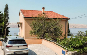 2 Bedroom Stunning Apartment In Karlobag